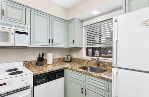 Pinehurst Condo | Greenside Getaway️! Walk to Clubhouse and Cradle! Panoramic Golf Views!