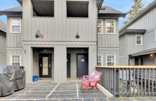 Ucluelet House | Grey Whale, Pet Friendly Studio at The Beach