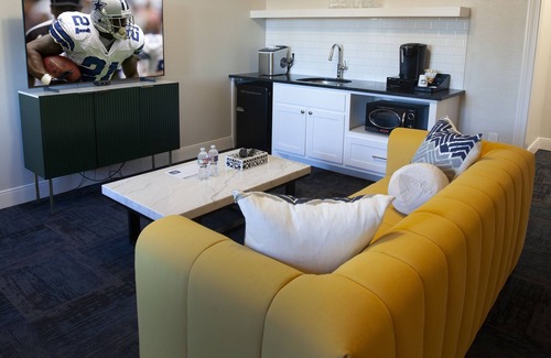 Tyler Hotel | Greyhound Inn - Double Queen Suite
