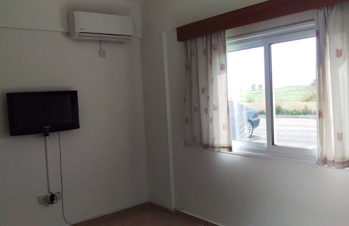 Trikomo Apartment | Ground Floor 1 Bedroom Apartment in North Cyprus, close to Long Beach and Iskele