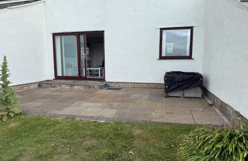 Deganwy Apartment | Ground Floor Beachside Apartment