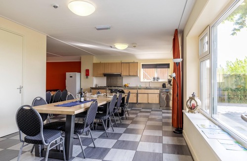 Sint Annaparochie House | Group accommodation in Friesland on Blikvaart