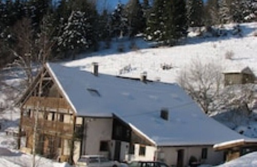 Plainfaing Apartment | Group rooms in a secluded farmhouse in the High Vosges mountains