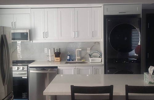Queen Street Corridor House | GTA apartmentnNear Airport