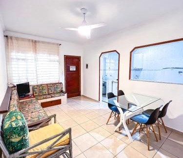 Vila Julia Apartment | Guarujá - 50 metros da Praia da Enseada
