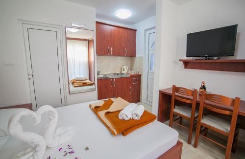 Petrovac House | Guest House 4M