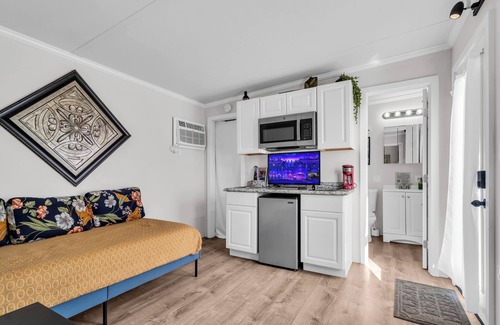 Thackerville House | Guest House Cabin near Lake Murray & Casino