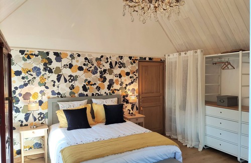 Turqueville Bed & Breakfast | guest house in a garden next to Utah Beach point.