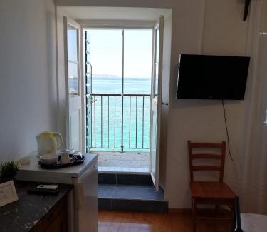 Komiza House | Guest House Marina