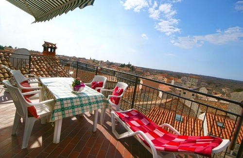 Bale House | Guest House Robert i Mirna