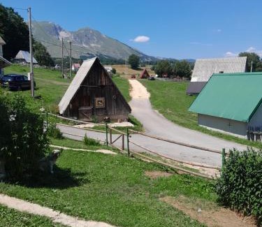 Zabljak Ski Chalet | Guest house Tanja