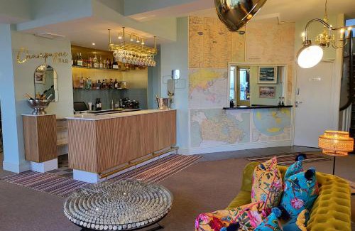 Chysauster Hotel | Guest Lodge By The Beach Club