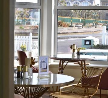 Chysauster Hotel | Guest Lodge By The Beach Club