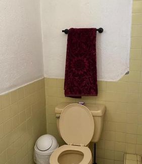 Las Lomitas Bed & Breakfast | Guest Studio near Businesses and Markets
