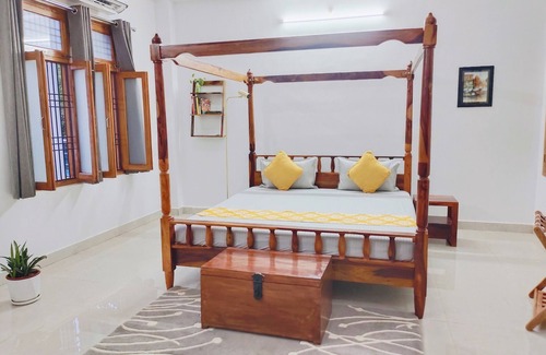 Varanasi House | Guest Suit on Ganges near Assi ghat in charming Varanasi