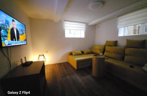 Petrich Apartment | Guest Suite SUZY