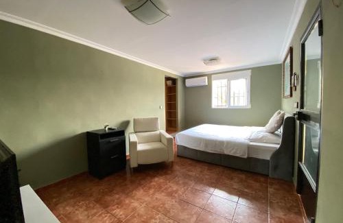 Torrent House | Guesthouse in Torrent