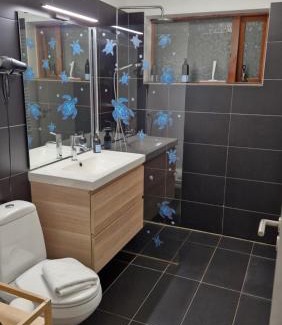 Innri-Njarthvik Apartment | Guesthouse Maximilian