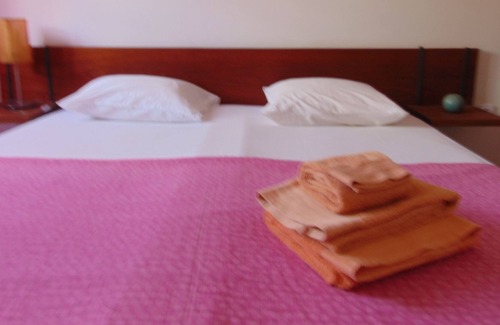 Mindelo Bed & Breakfast | GuestHouse Soncent Lda