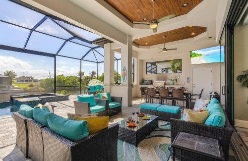 Burnt Store House | Gulf Access, Putting Green, Outdoor Kitchen, Heated Pool & Spa & MORE! - Villa Captain's Quarters