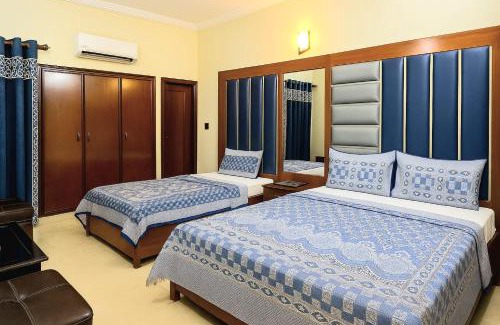 Gulshan-e-Iqbal Hotel | Gulshan e iqbal Guest House Karachi