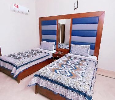 Gulshan-e-Iqbal Hotel | Gulshan e iqbal Guest House Karachi