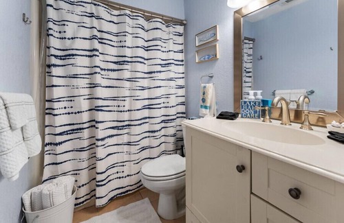 Cedar Creek Reservoir House | Gun Barrel Getaway-Waterfront, Hot Tub & Gameroom!