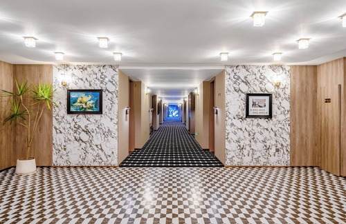 Middle Chaoyang Apartment | Guo Mao San Li Tun Apartment
