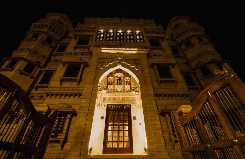 Amar Sagar Pol Hotel | Guulab Haveli - Opp Fort
