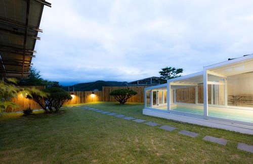 Gyeongju House | Gyeongju Sky Lake Pool Villa