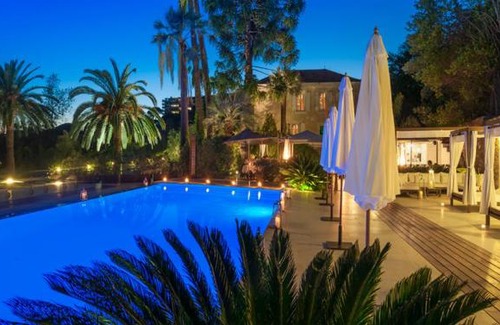 La Croix des Gardes Hotel | Hôtel Château de la Tour