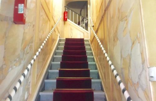 Hopital Saint-Louis Hotel | Hôtel du Centre