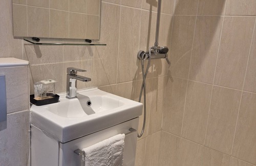 15th Arrondissement Hotel | Hôtel Le Carrosse
