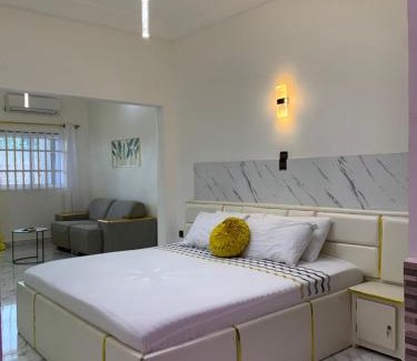 Porto-Novo Apartment | Hôtel Okpèyèmi Guest house