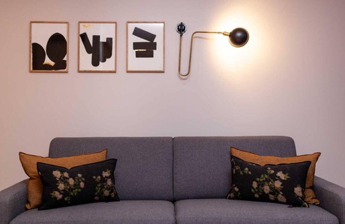 8th Arrondissement Apartment | Hôtel Tinah: Elegance and comfort near the Champs-Élysées