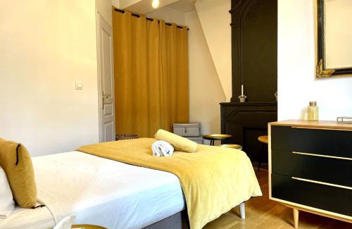 Quartier Vieux Marche-Cathedrale Apartment | Hôtel Turgot - Ancien hôtel particulier - Lumineux