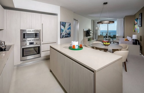Hollywood South Central Beach Hotel | H Hollywood Resort & Residences, 3 1BR Oceanview King Suites, Kitchen, Pool!