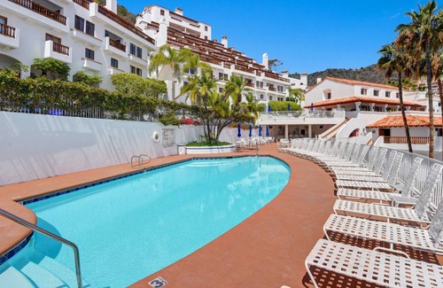 Avalon Condo | H155: Beautifully Appointed Townhome Villa, Sweeping Ocean Views, Comp Golf Cart