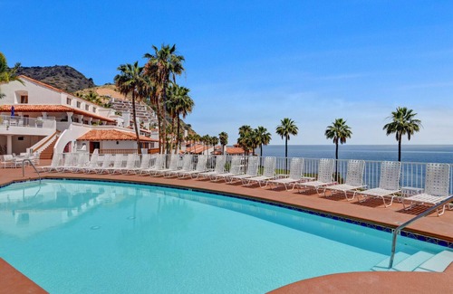 Avalon Condo | H155: Beautifully Appointed Townhome Villa, Sweeping Ocean Views, Comp Golf Cart