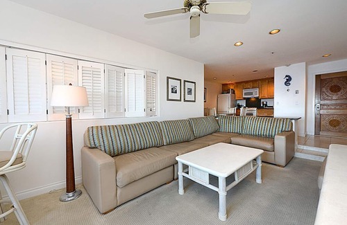 Avalon Condo | H178: 2Bd Villa, Full Ocean Views, Golf Cart, 1 step