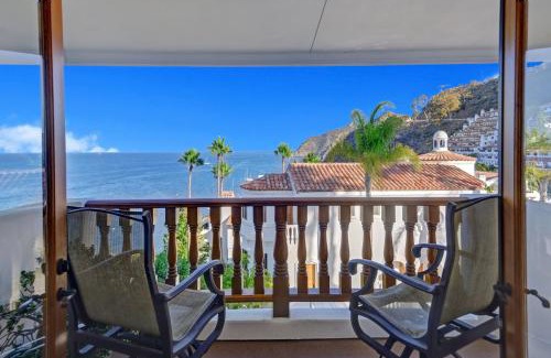 Avalon House | H1858 - Hamilton Cove Villa 18-58