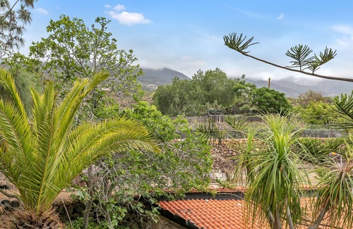 Guimar Villa | 'Habitación 1' with Shared Terrace, Shared Garden and Wi-Fi