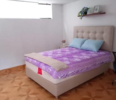Santiago de Surco House | Habitación Estandar con baño privado en Monterrico Sur