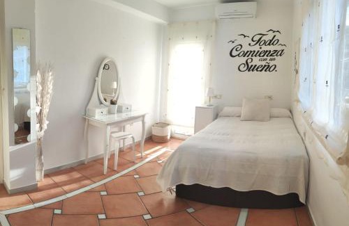 Almunecar House | Habitaciones en Casa Céntrica con piscina