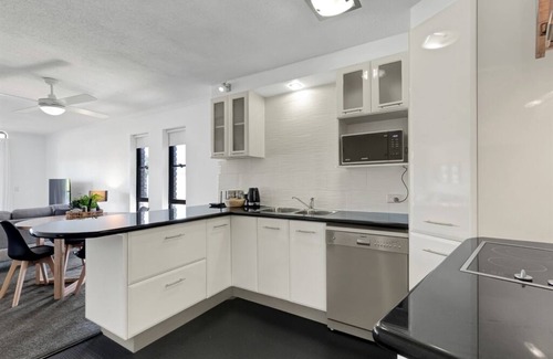 Mooloolaba Apartment | HACIENDA- CANAL VIEWS AND COMFORT