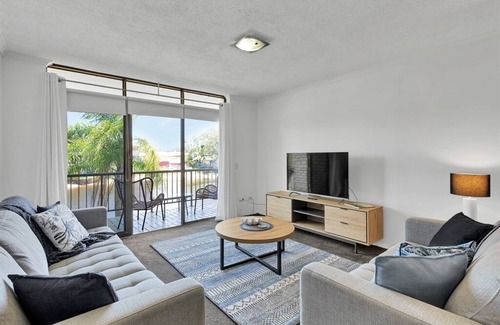 Mooloolaba Apartment | HACIENDA- CANAL VIEWS AND COMFORT