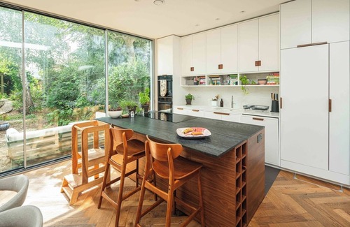 Hackney Downs Apartment | Hackney Haven: 5BD Stylish Family Gem
