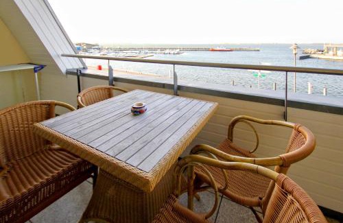 Wiek Apartment | hafennahe Ferienwohnung mit Balkon und Meerblick - Hafenhäuser Wiek Wohnung 15