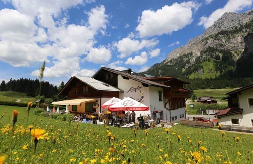 Nesselwaengle Apartment | Hahnenkamm F - Landgasthof Schuster