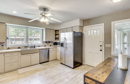 South Overton Cottage | Half-mi to Campus! Lubbock Home w/Fenced Yard